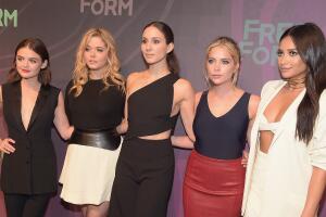 pretty-little-liars-elenco-2016-07012031.jpg