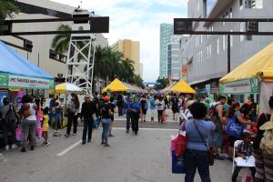 Concurrida la Feria Internacional del Libro en Miami