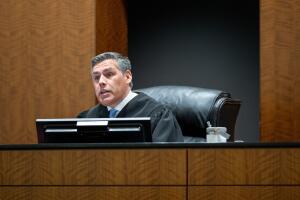 Juez Tony Graf en audiencia de Tyler Robinson