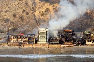 TOPSHOT-US-WEATHER-FIRE