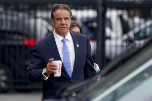 Andrew Cuomo cargos tocamientos sexuales