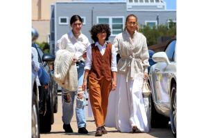 Jennifer Lopez Nobu mayo 2022 (4).jpg