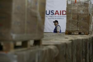 Cajas de ayuda humanitaria de USAID en un depósito en las afueras de Cúcuta, Colombia, el 21 de febrero de 2019, en la frontera con Venezuela.