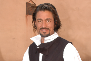 fernando-colunga.png