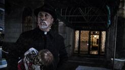 Líbrate del mal de ojo de la película de terror Annabelle