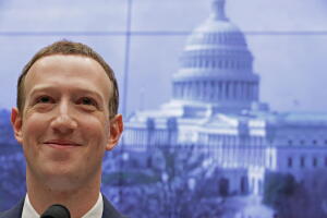 El CEO de Facebook Mark Zuckerberg frente al Comité de Energía y Comercio de la Cámara de Representantes el 11 de abril de 2018. Zuckerberg pasó más de 10 horas respondiendo preguntas en dos sesiones en el Congreso. 