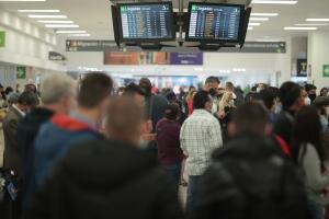 Mexico Continues to Accept Flights From UK Despite New Coronavirus Variant