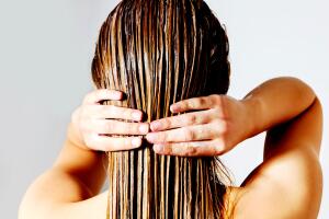 cabelo-molhado-oleoso-07.17-1400x800.jpg