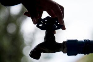 Antes del incidente, muchas comunidades ya sufrían problemas con el acceso regular al agua potable.