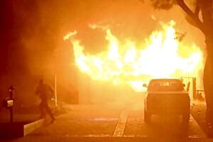 Policias rescatan a pareja de ancianos