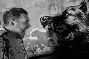Tom Hardy durante la grabación de 'Venom 3'