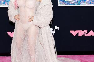 Karol G alfombra roja MTV VMAs 2023