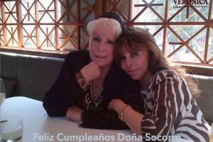 Verónica Castro y su madre