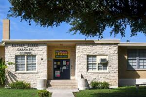 cierre escuelas primaria carvajal elementary san antonio texas