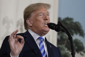 Trump afirmó que el pacto esta "dañado y podrido" y que su firma durante el gobierno de Obama fue "una vengüenza".
