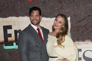 Henry Cavill y su novia Natalie Viscuso.jpg