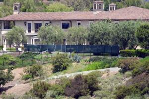 EXC Prince Harry - Meghan Markle Mansion
