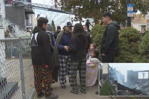 Una madre y su hijo murieron durante incendio en Cicero, Illinois: Luis Armas Jr., y Aura Armas 