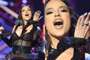 Becky G apareció en los iHeartRadio Music Awards 2023 sin anillo de compromiso. 