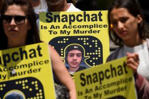 US-DRUGS-FENTANYL-INTERNET-SNAPCHAT-PROTEST