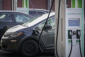 Vehículos eléctricos repostando