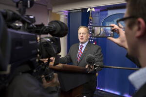 Sean Spicer, secretario de prensa de la Casa Blanca en su primera comparecencia oficial, sábado 21 de enero 2017