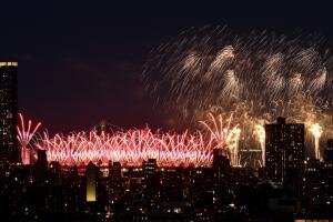 Así fue el espectáculo de fuegos artificiales de Macy’s 2026 en Nueva York por el 4 de julio.