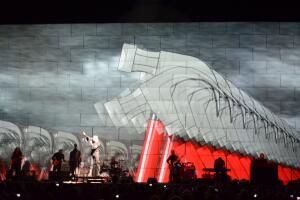 roger-waters-the-wall-martillos.jpg