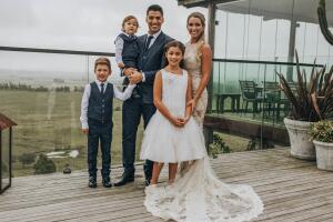 Luis Suarez y Sofia Balbi y sus hijos

Luis Suarez y Sofia Balbi