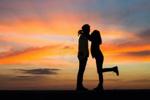 El mexicano Eugenio Garza Pérez tiene una relación romántica con Eve Jobs