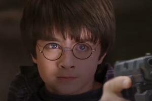 harry potter disparando un arma.jpg