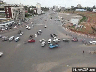 interseccion-caos-autos.gif