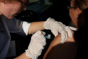 Doctors Offer Drive-Thru Flu Shot Clinic