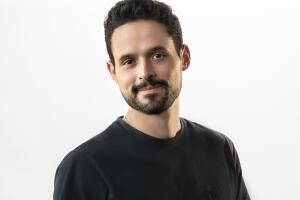 Gonzalo Vega Jr. como Luis Sánchez en Cabo