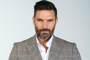 Julián Gil interpretará a Carlos Iturbide