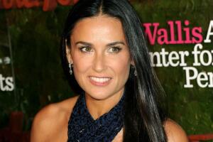 demi-moore-hot-yoga-Bikram-Yoga.jpg