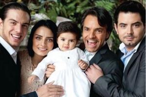 DERBEZ INSTA TODOS HIJOS.jpg