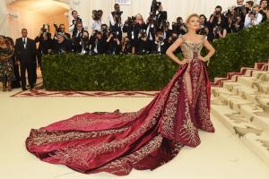Fotos del vestido que usó Blake Lively en la Gala MET 2018 