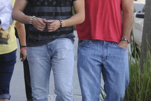 Guapos como sus padres