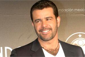 Eduardo Capetillo, equipo de los Consagrados, Juego de Voces