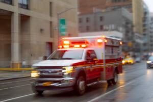 Accidente deja un trabajador muerto y otros dos heridos tras ser atropellados en Nesconset.
