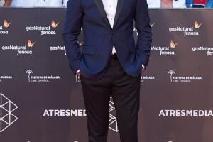 mario-casas-traje.jpg