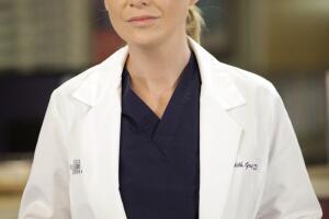 Ellen Pompeo como Meredith Grey en 'Grey's Anatomy' 2.jpg