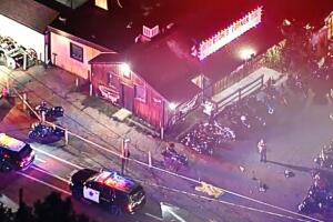  Identifican John Snowling autor tiroteo masivo bar Cook's Corner Trabuco Canyon