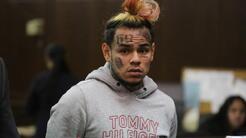 Tekashi 6ix9ine es brutalmente golpeado por hombres dentro de un gimnasio
