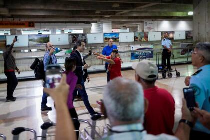 Guaidó arribó el martes a Venezuela tras una gira internacional de casi tres semanas que realizó por Estados Unidos y Europa para estrechar alianzas con los gobiernos aliados. <br>