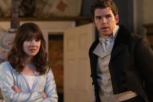 Luke Newton como Colin Bridgerton