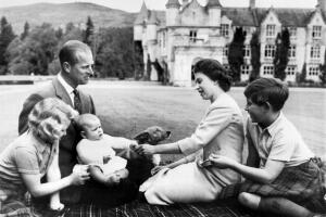 ELIZABETH II-FAMILY