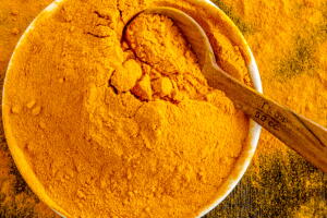 Saiba como usar o açafrão como aliado da dieta