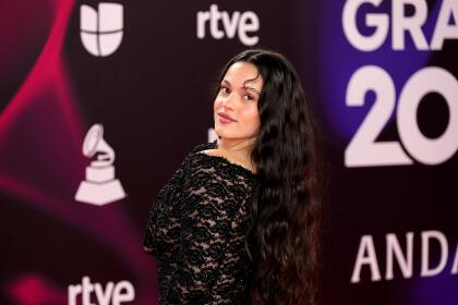 Rosalía en la alfombra roja de los Latin GRAMMY 2023